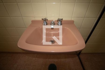 Casa à venda com 260m², 4 quartos e 5 vagasBanheiro da Suíte 3