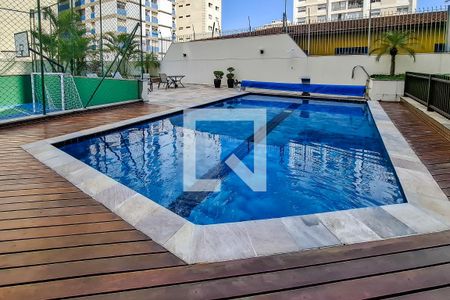 Apartamento à venda com 173m², 3 quartos e 3 vagas Apartamento à venda com 173m², 3 quartos e 3 vagasÁrea comum - Piscina
