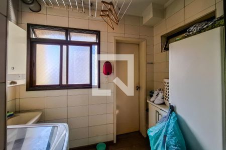 Apartamento à venda com 173m², 3 quartos e 3 vagas Apartamento à venda com 173m², 3 quartos e 3 vagasÁrea de Serviço