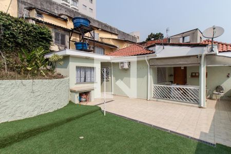 Casa para alugar com 200m², 4 quartos e 1 vagaQuintal