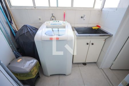 Apartamento à venda com 64m², 2 quartos e 1 vagaÁrea de Serviço