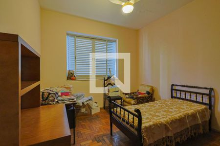 Casa à venda com 380m², 4 quartos e 4 vagas Casa à venda com 380m², 4 quartos e 4 vagasQuarto