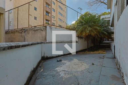 Casa à venda com 380m², 4 quartos e 4 vagas Casa à venda com 380m², 4 quartos e 4 vagasÁrea comum