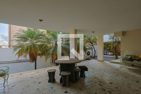 Casa à venda com 380m², 4 quartos e 4 vagas Casa à venda com 380m², 4 quartos e 4 vagasÁrea comum