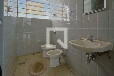 Casa à venda com 380m², 4 quartos e 4 vagas Casa à venda com 380m², 4 quartos e 4 vagasBanheiro