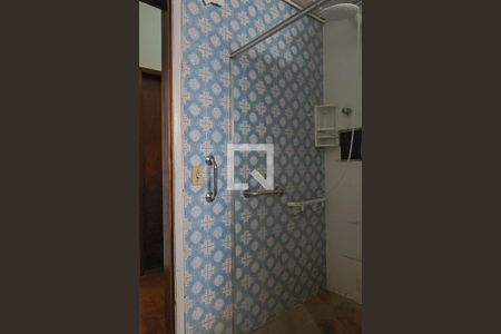 Casa à venda com 380m², 4 quartos e 4 vagas Casa à venda com 380m², 4 quartos e 4 vagasBanheiro Quarto