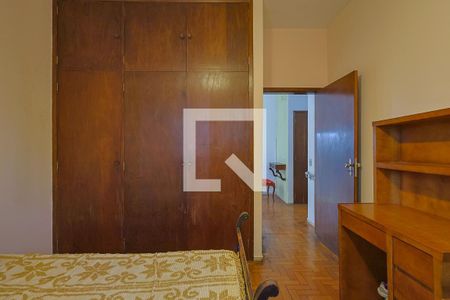 Casa à venda com 380m², 4 quartos e 4 vagas Casa à venda com 380m², 4 quartos e 4 vagasQuarto