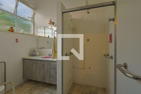 Casa à venda com 380m², 4 quartos e 4 vagas Casa à venda com 380m², 4 quartos e 4 vagasBanheiro Quarto 2