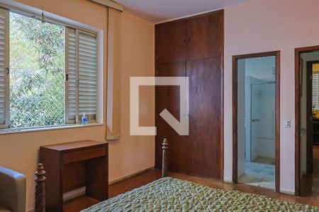 Casa à venda com 380m², 4 quartos e 4 vagas Casa à venda com 380m², 4 quartos e 4 vagasQuarto 2