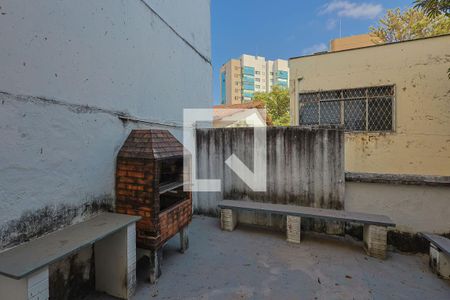 Casa à venda com 380m², 4 quartos e 4 vagas Casa à venda com 380m², 4 quartos e 4 vagasÁrea comum