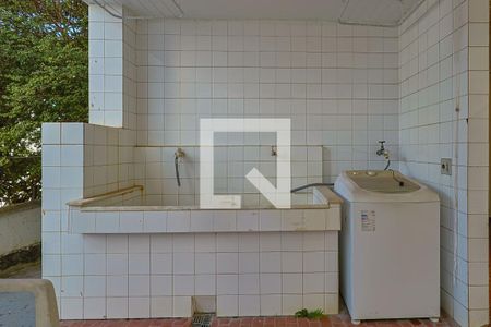 Casa à venda com 380m², 4 quartos e 4 vagas Casa à venda com 380m², 4 quartos e 4 vagasLavanderia