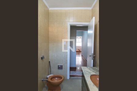 Casa à venda com 240m², 3 quartos e 2 vagasBanheiro