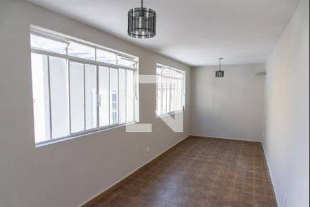 Casa à venda com 240m², 3 quartos e 2 vagasSalão