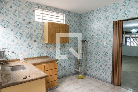 Casa à venda com 240m², 3 quartos e 2 vagasCozinha