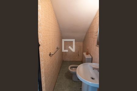 Casa à venda com 240m², 3 quartos e 2 vagasLavabo