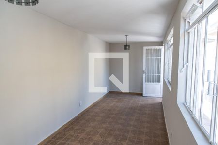 Casa à venda com 240m², 3 quartos e 2 vagasSalão