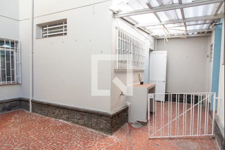 Casa à venda com 240m², 3 quartos e 2 vagasQuintal