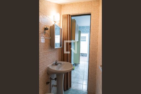 Casa à venda com 240m², 3 quartos e 2 vagasLavabo