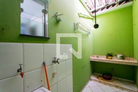 Casa à venda com 107m², 2 quartos e 2 vagasÁrea de serviço