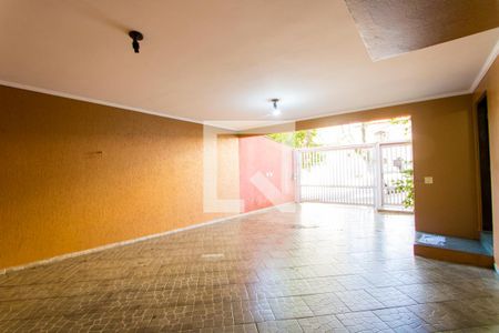 Casa à venda com 107m², 2 quartos e 2 vagasGaragem