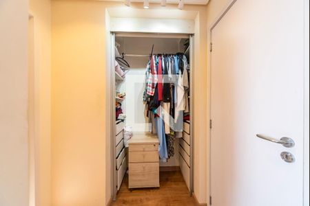 Apartamento à venda com 69m², 2 quartos e 2 vagas Apartamento à venda com 69m², 2 quartos e 2 vagasCloset Quarto 2