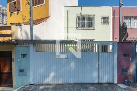 Casa para alugar com 80m², 1 quarto e 2 vagas Casa para alugar com 80m², 1 quarto e 2 vagasFachada