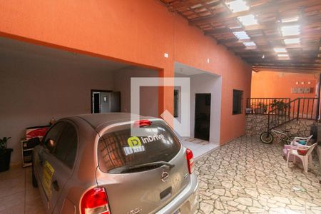 Casa à venda com 330m², 6 quartos e 2 vagas Casa à venda com 330m², 6 quartos e 2 vagasGaragem 1