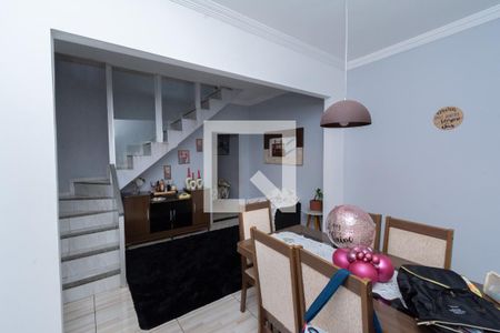 Casa à venda com 330m², 6 quartos e 2 vagas Casa à venda com 330m², 6 quartos e 2 vagasCasa 2 | Sala de Jantar