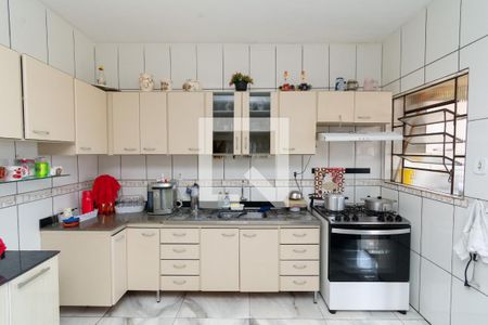 Casa à venda com 330m², 6 quartos e 2 vagas Casa à venda com 330m², 6 quartos e 2 vagasCozinha