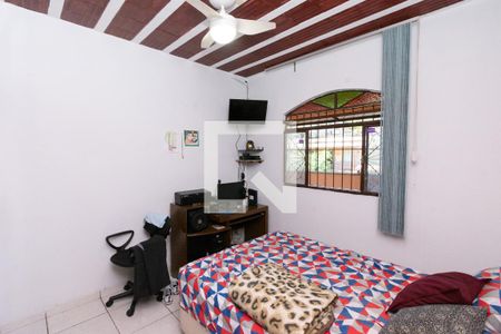 Casa à venda com 330m², 6 quartos e 2 vagas Casa à venda com 330m², 6 quartos e 2 vagasQuarto 2