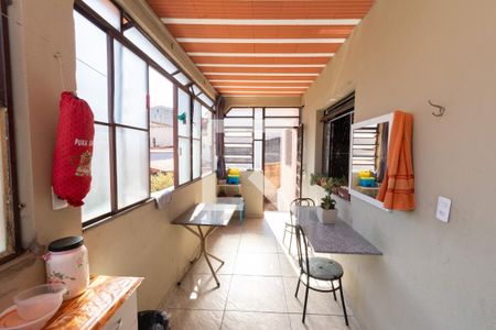 Casa à venda com 330m², 6 quartos e 2 vagas Casa à venda com 330m², 6 quartos e 2 vagasÁrea de Serviço