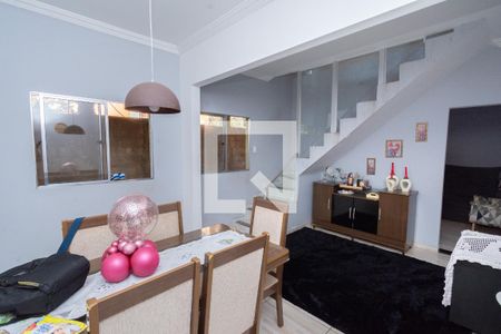 Casa à venda com 330m², 6 quartos e 2 vagas Casa à venda com 330m², 6 quartos e 2 vagasCasa 2 | Sala de Jantar