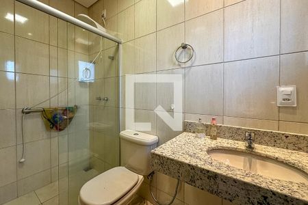 Casa à venda com 360m², 3 quartos e 4 vagas Casa à venda com 360m², 3 quartos e 4 vagasBanheiro 1