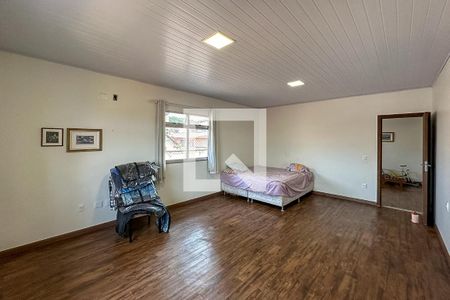 Casa à venda com 360m², 3 quartos e 4 vagas Casa à venda com 360m², 3 quartos e 4 vagasQuarto 1