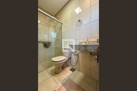 Casa à venda com 360m², 3 quartos e 4 vagas Casa à venda com 360m², 3 quartos e 4 vagasBanheiro 1