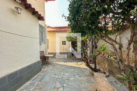 Casa à venda com 360m², 3 quartos e 4 vagas Casa à venda com 360m², 3 quartos e 4 vagasÁrea Externa