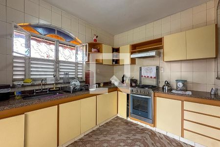 Casa à venda com 360m², 3 quartos e 4 vagas Casa à venda com 360m², 3 quartos e 4 vagasCozinha