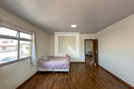 Casa à venda com 360m², 3 quartos e 4 vagas Casa à venda com 360m², 3 quartos e 4 vagasQuarto 1