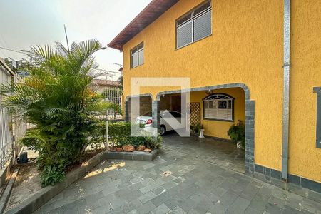 Casa à venda com 360m², 3 quartos e 4 vagas Casa à venda com 360m², 3 quartos e 4 vagasÁrea Externa