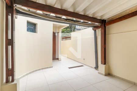 Casa à venda com 180m², 3 quartos e 1 vaga Casa à venda com 180m², 3 quartos e 1 vagaQuintal