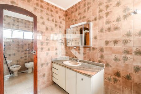 Casa à venda com 180m², 3 quartos e 1 vaga Casa à venda com 180m², 3 quartos e 1 vagaBanheiro da Suíte