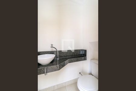 Casa à venda com 180m², 3 quartos e 1 vaga Casa à venda com 180m², 3 quartos e 1 vagaBanheiro de serviço 1