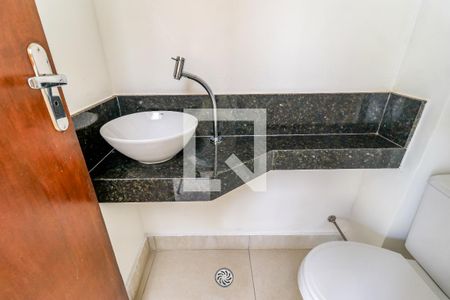 Casa à venda com 180m², 3 quartos e 1 vaga Casa à venda com 180m², 3 quartos e 1 vagaBanheiro de serviço 1