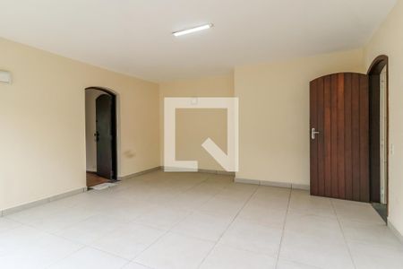 Casa à venda com 180m², 3 quartos e 1 vaga Casa à venda com 180m², 3 quartos e 1 vagaGaragem