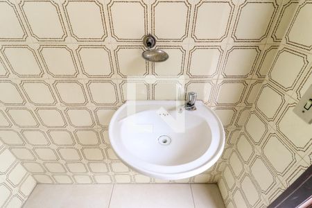 Casa à venda com 180m², 3 quartos e 1 vaga Casa à venda com 180m², 3 quartos e 1 vagaBanheiro de serviço 2