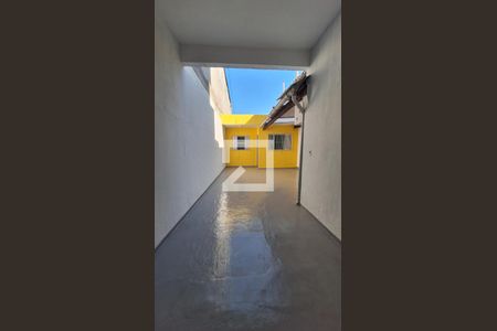 Quintal de casa para alugar com 3 quartos, 110m² em Jardim Luciana, Itaquaquecetuba