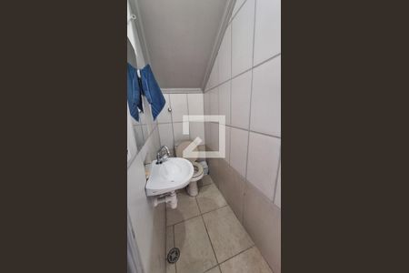 Lavabo garagem de casa para alugar com 3 quartos, 110m² em Jardim Luciana, Itaquaquecetuba