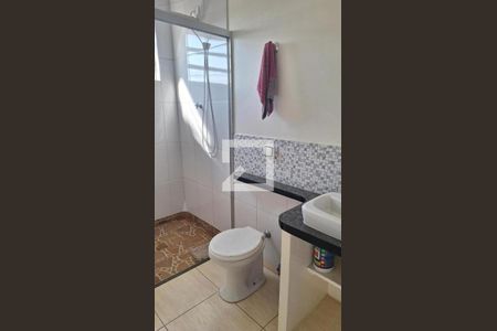 Banheiro de casa para alugar com 3 quartos, 110m² em Jardim Luciana, Itaquaquecetuba