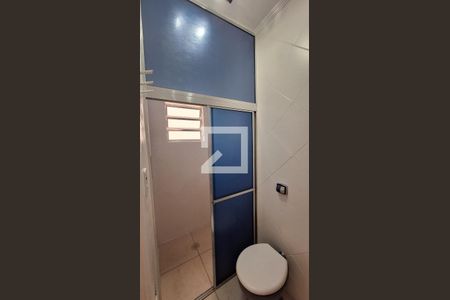 Banheiro de casa para alugar com 3 quartos, 110m² em Jardim Luciana, Itaquaquecetuba