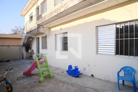 Casa à venda com 409m², 10 quartos e 3 vagas Casa à venda com 409m², 10 quartos e 3 vagasQuintal